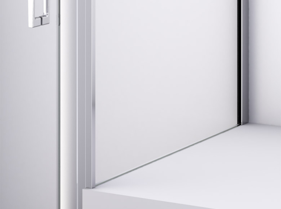 The shortened side panel